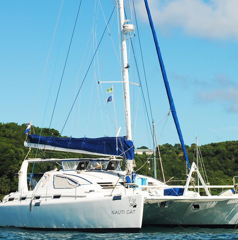 ADMIRAL 38 (LAVRANOS)