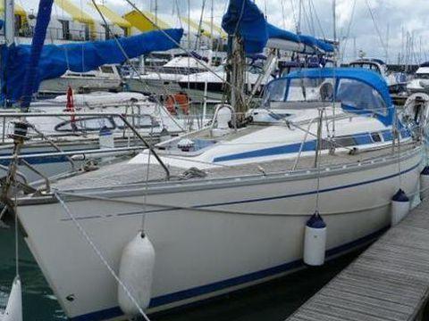 BAVARIA 300