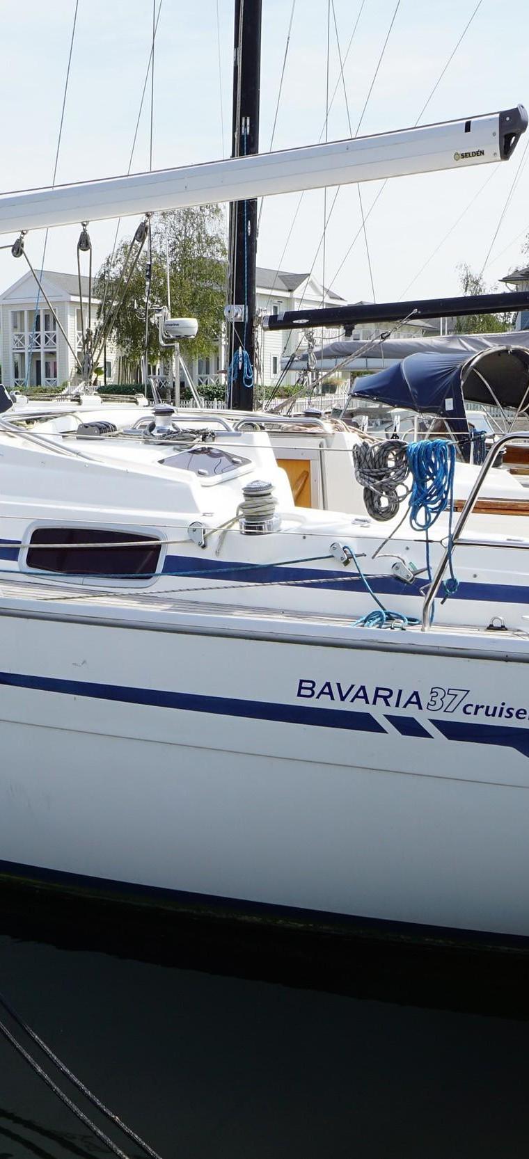 BAVARIA 37 CRUISER (2005-2007)
