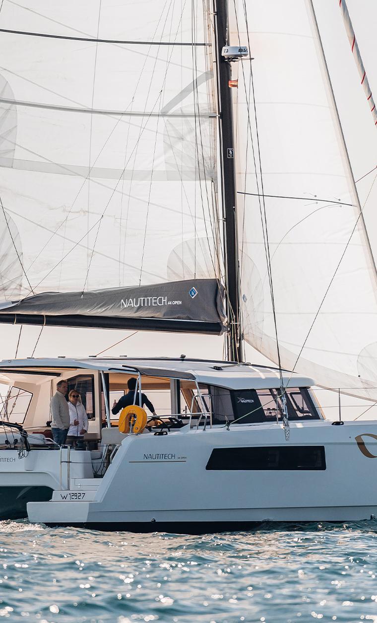 BAVARIA 808