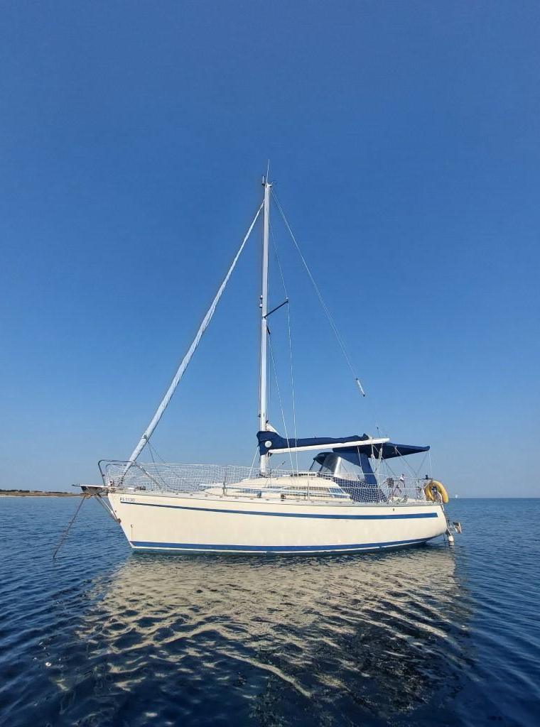 BAVARIA 820