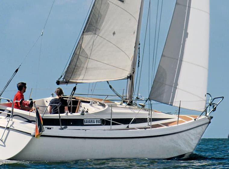 BAVARIA 890
