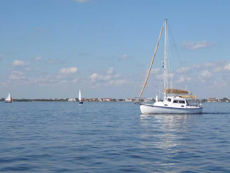 COM-PAC 23 PILOTHOUSE