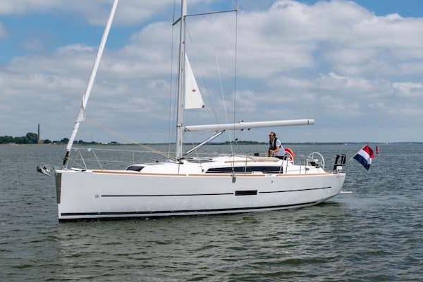 DUFOUR 360 GRAND LARGE