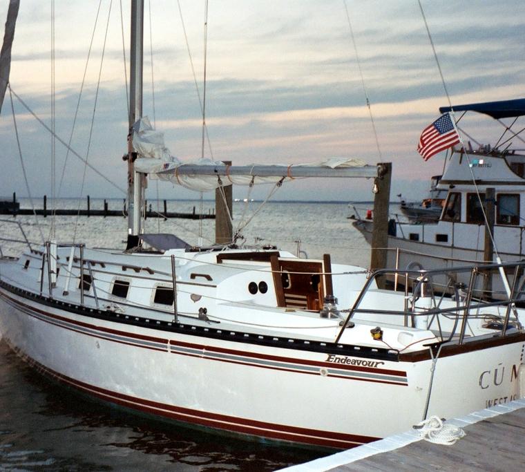 ENDEAVOUR 33 SR