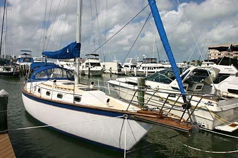 ENDEAVOUR 37 (CUTTER W/BOWSPRIT)