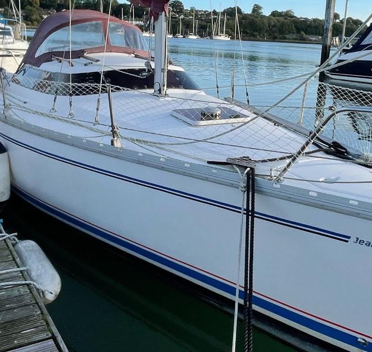 FANTASIA 27 (JEANNEAU) CB