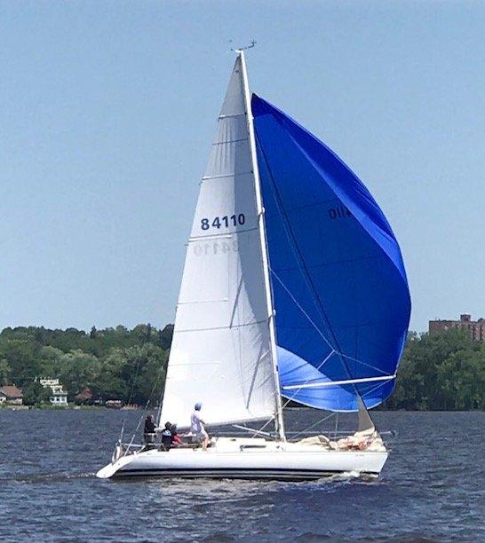 FIRST 10R (BENETEAU)