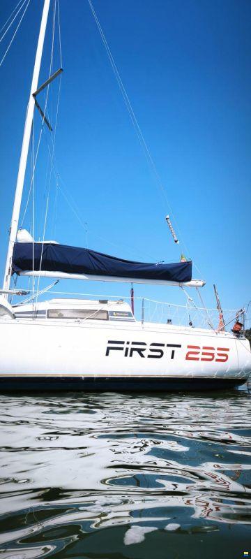 FIRST 235 SK (BENETEAU)