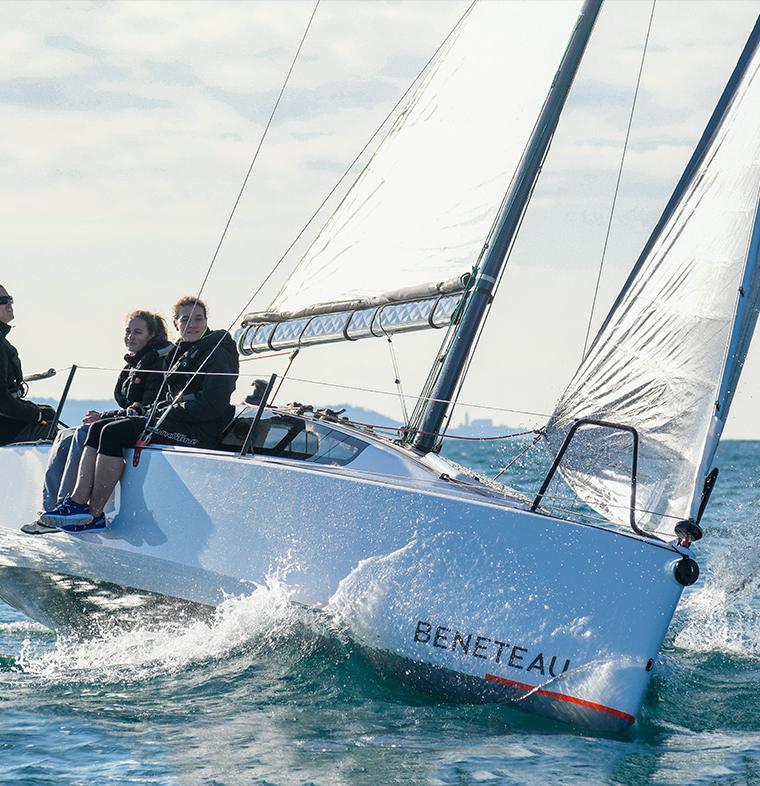 FIRST 24 (BENETEAU)