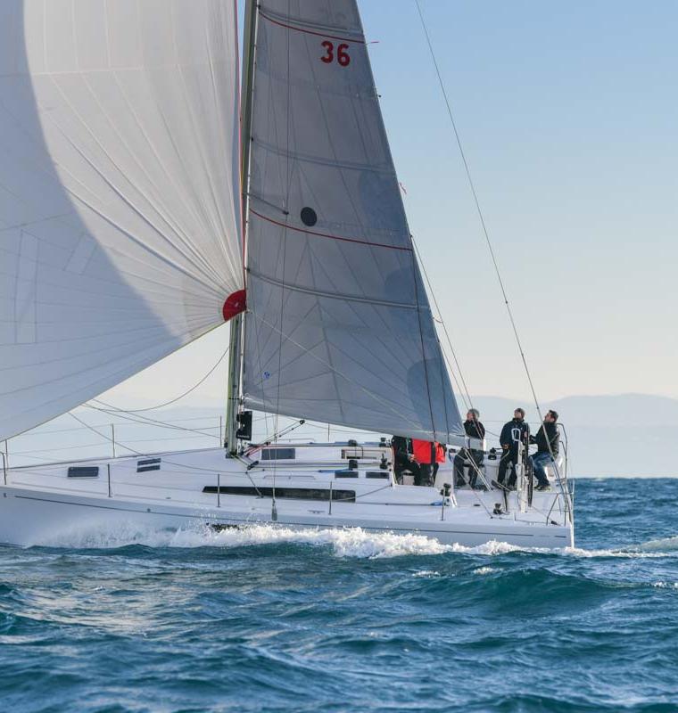 FIRST 300 (BENETEAU)