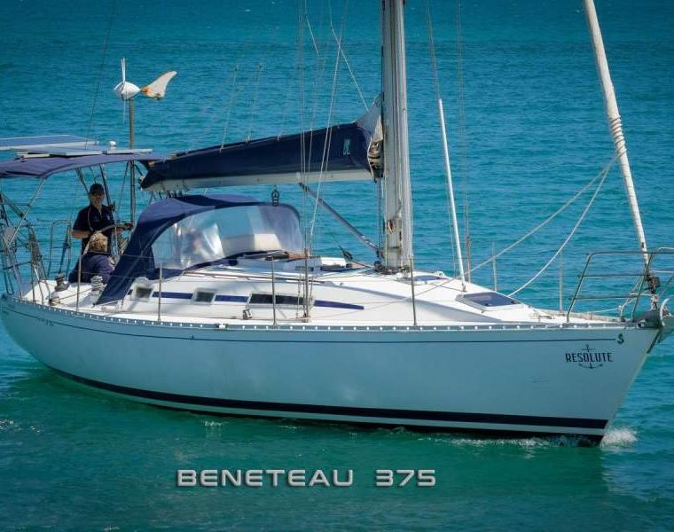 FIRST 375 (BENETEAU)