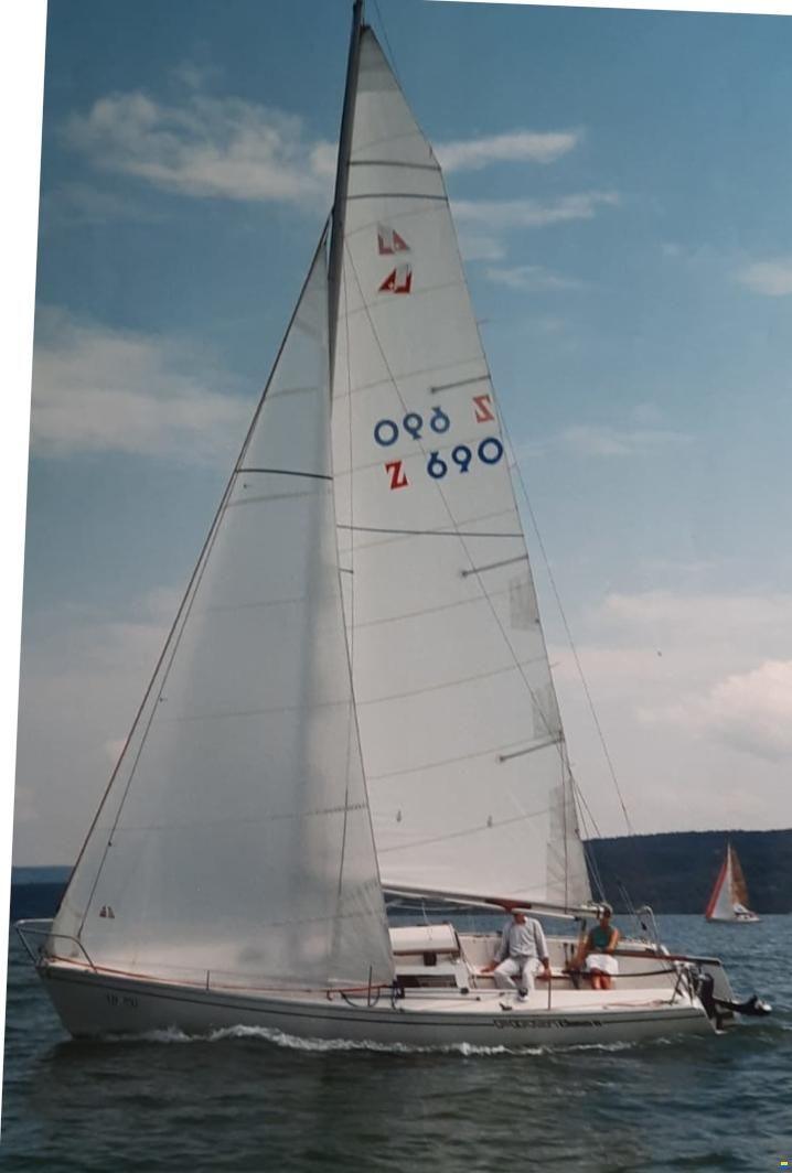 FIRST CLASS 8 (BENETEAU)