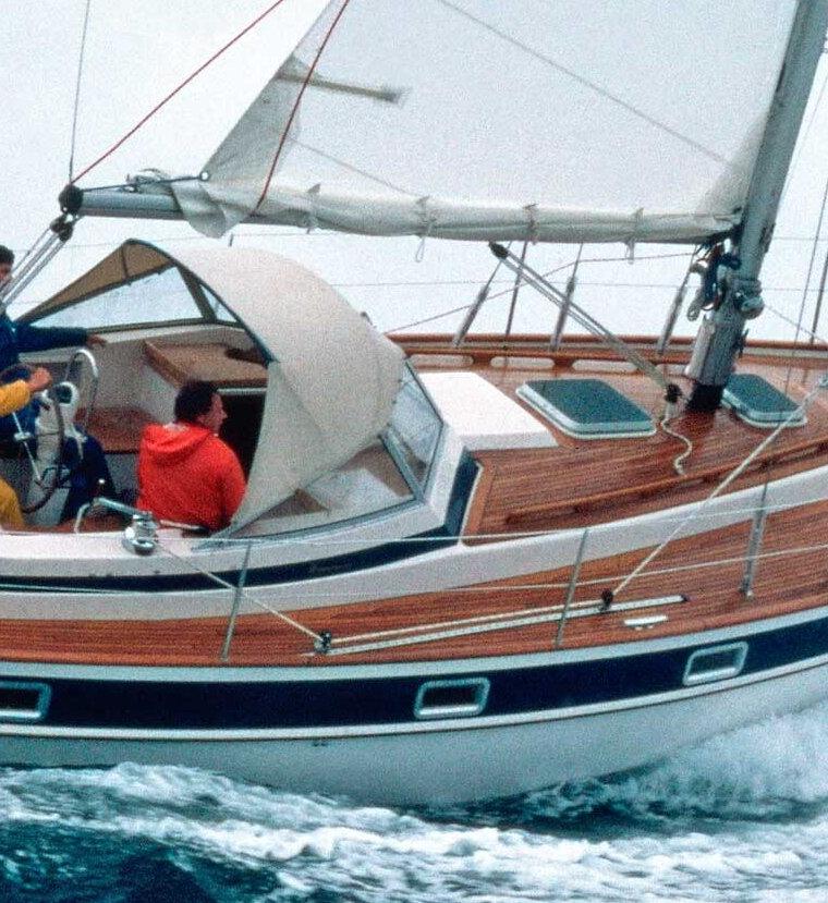 HALLBERG-RASSY 352