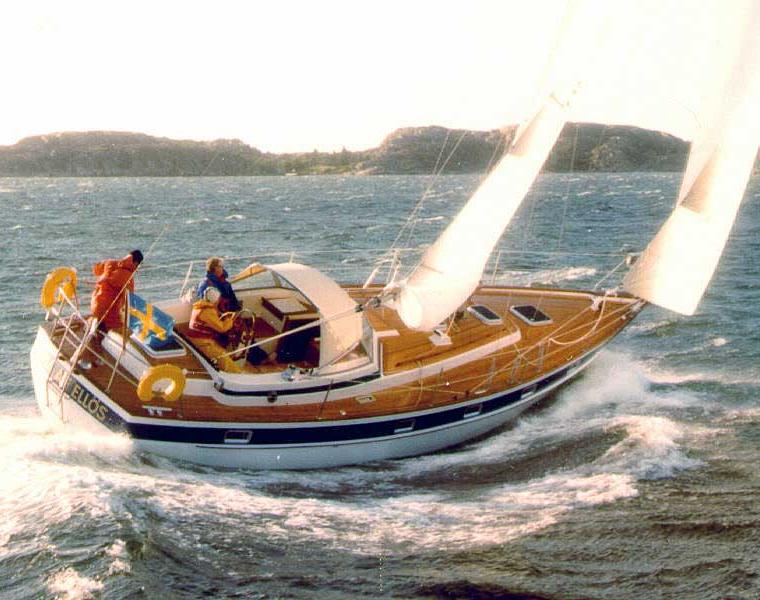 HALLBERG-RASSY 38