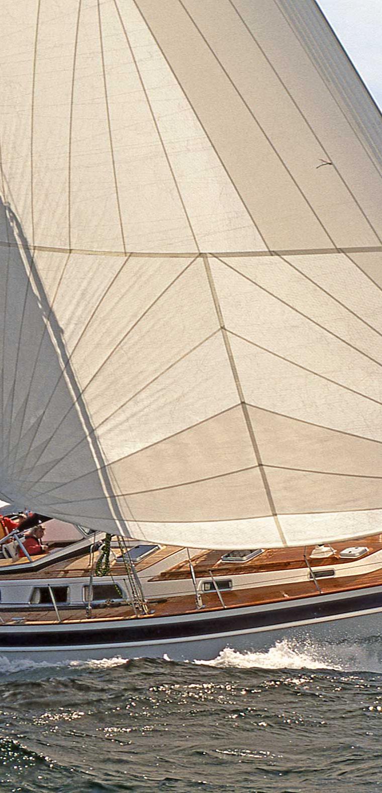 HALLBERG-RASSY 62
