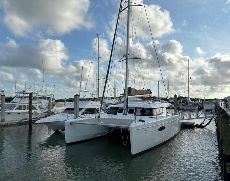 HELIA 44