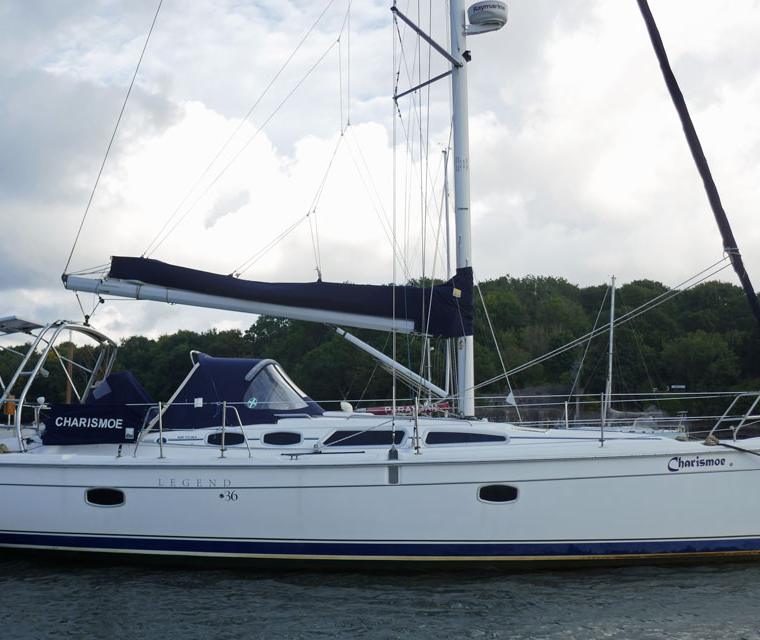 HUNTER 36 LEGEND