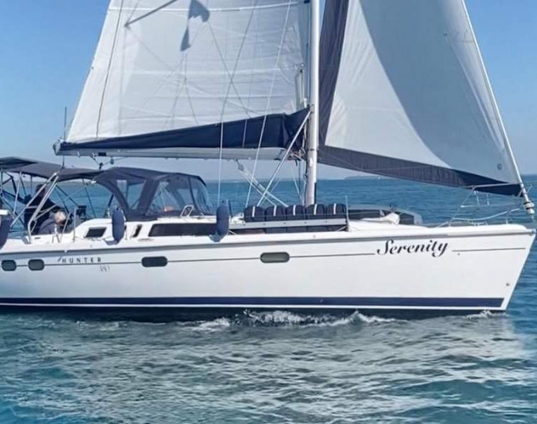 HUNTER 380