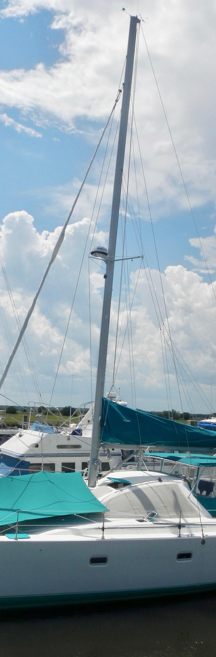 LAGOON 37