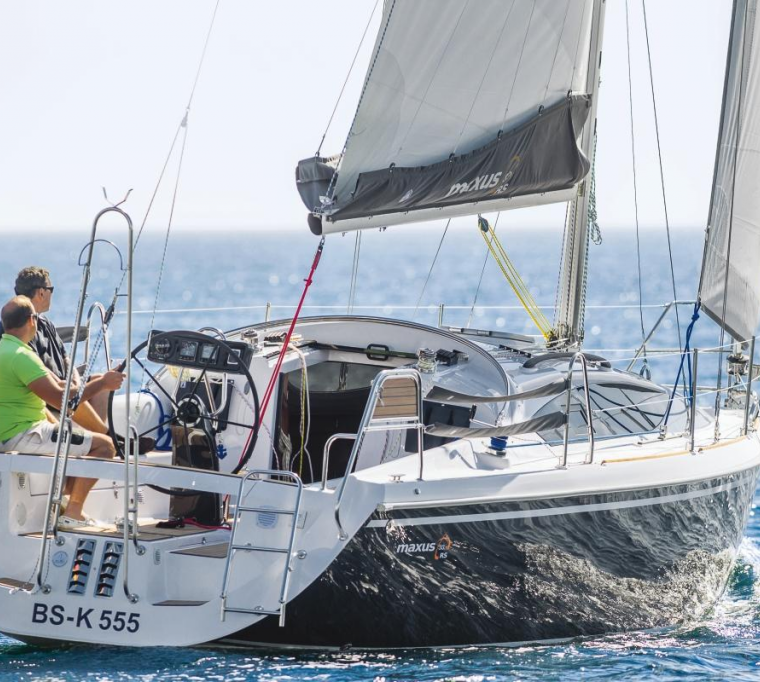 MAXUS 33 (CB)