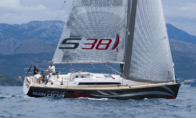SALONA 38