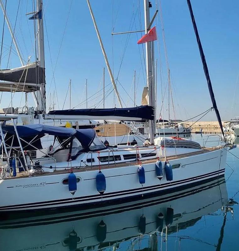SUN ODYSSEY 42 CC (JEANNEAU)