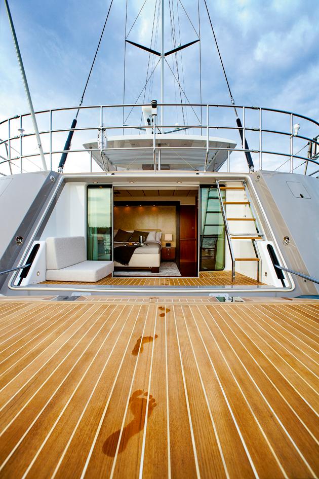 SWAN 39
