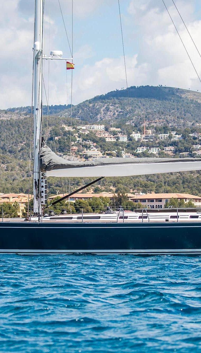 SWAN 82 S