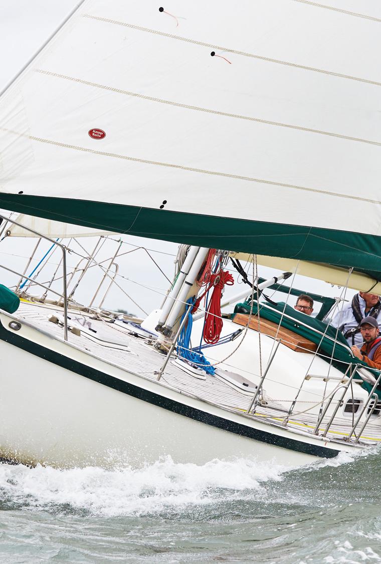 TRADEWIND 33