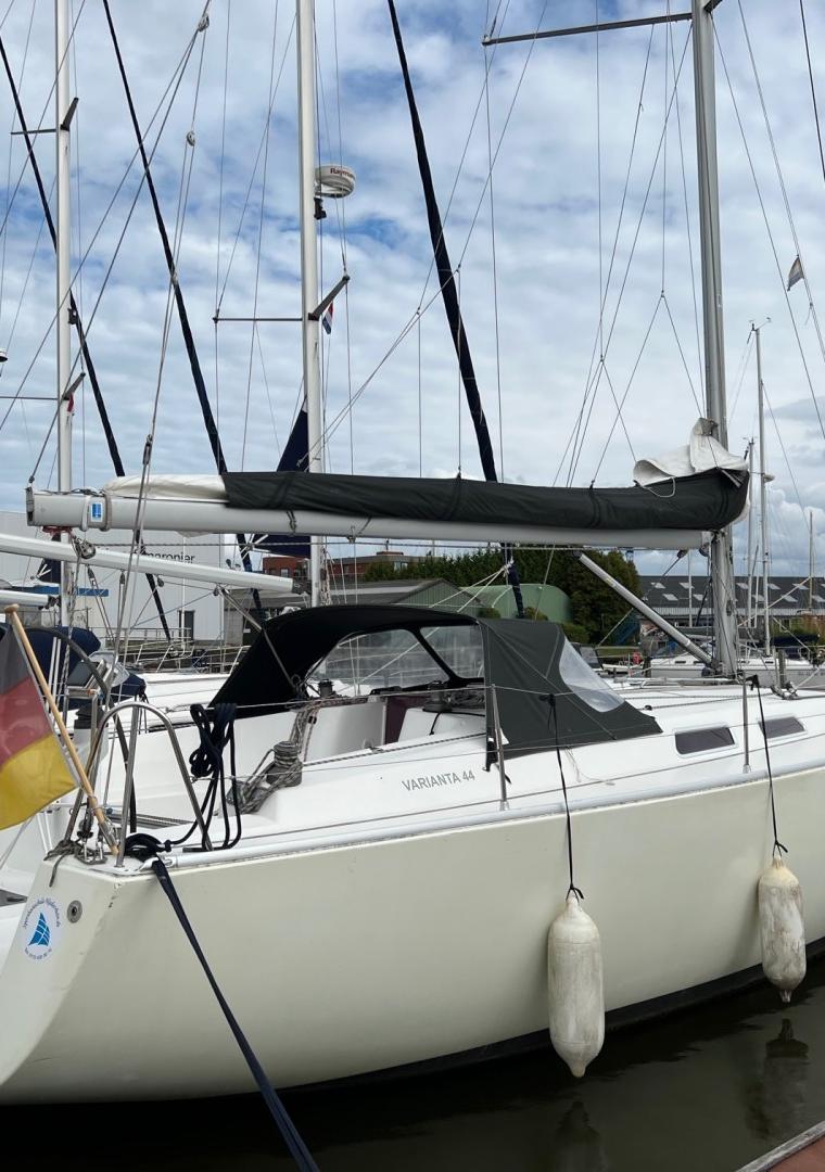 VARIANTA 44