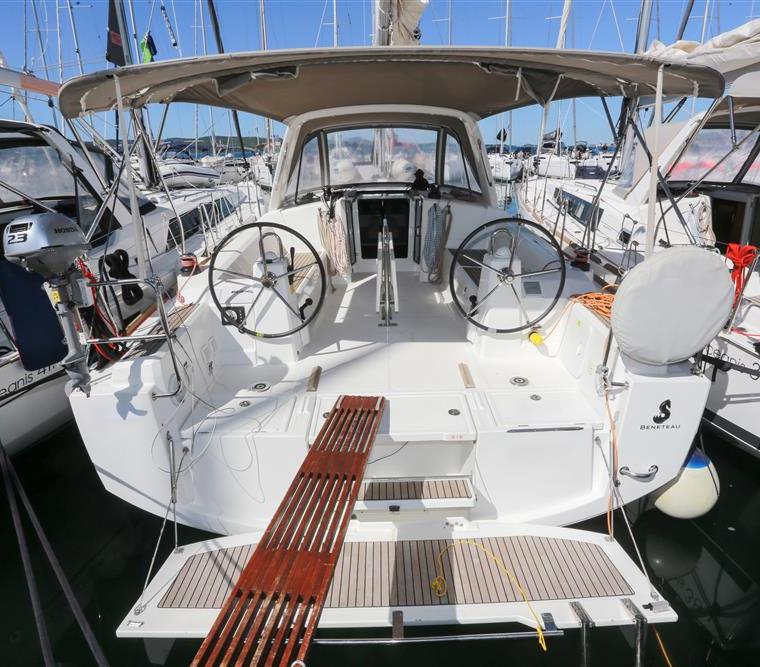 BENETEAU MOORINGS 38