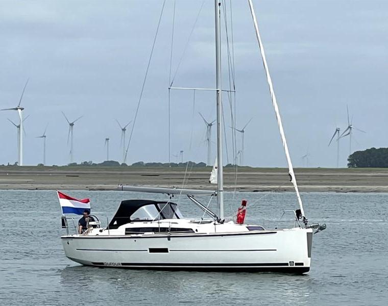 DUFOUR 360 GRAND LARGE