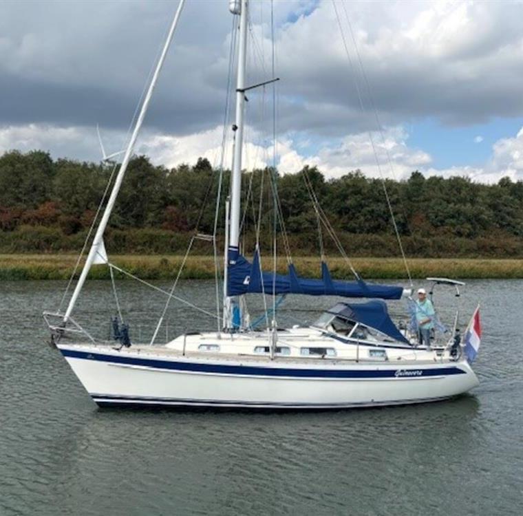 HALLBERG-RASSY 31