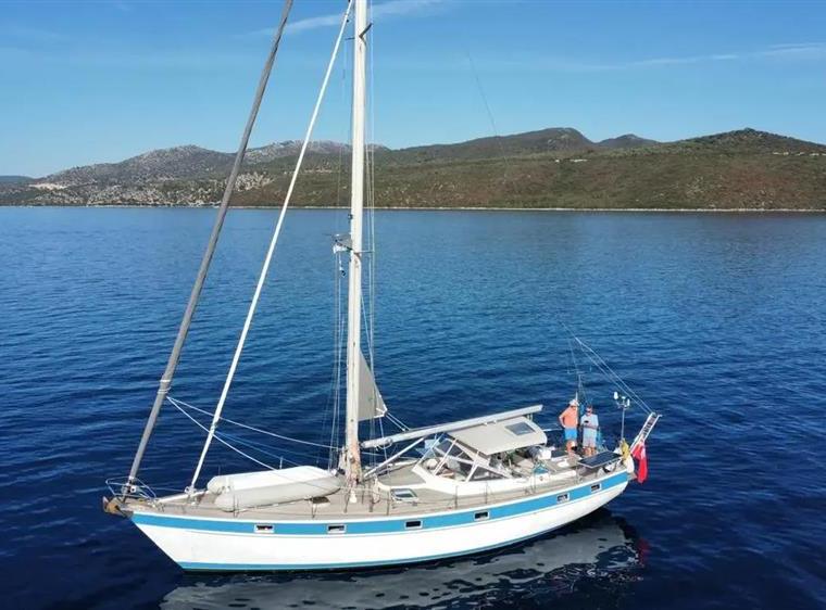 HALLBERG-RASSY 49