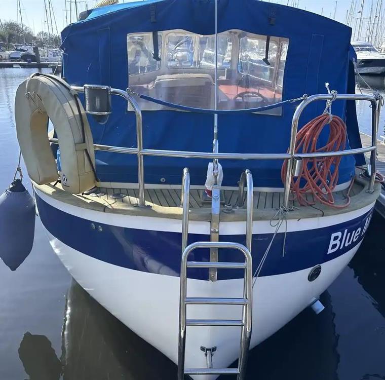 HALLBERG-RASSY 94 KUTTER