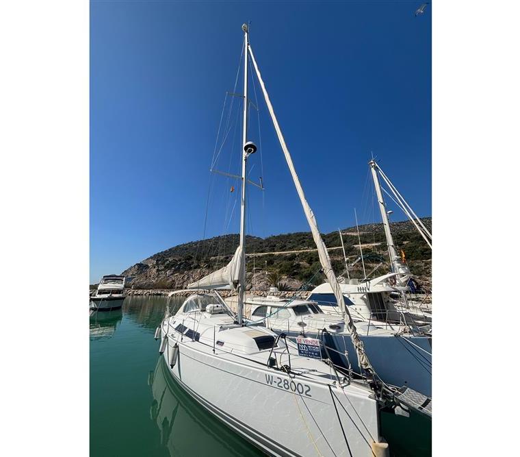 HANSE 370
