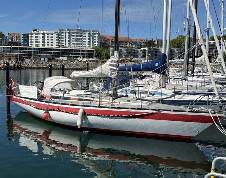 HELMSMAN 35