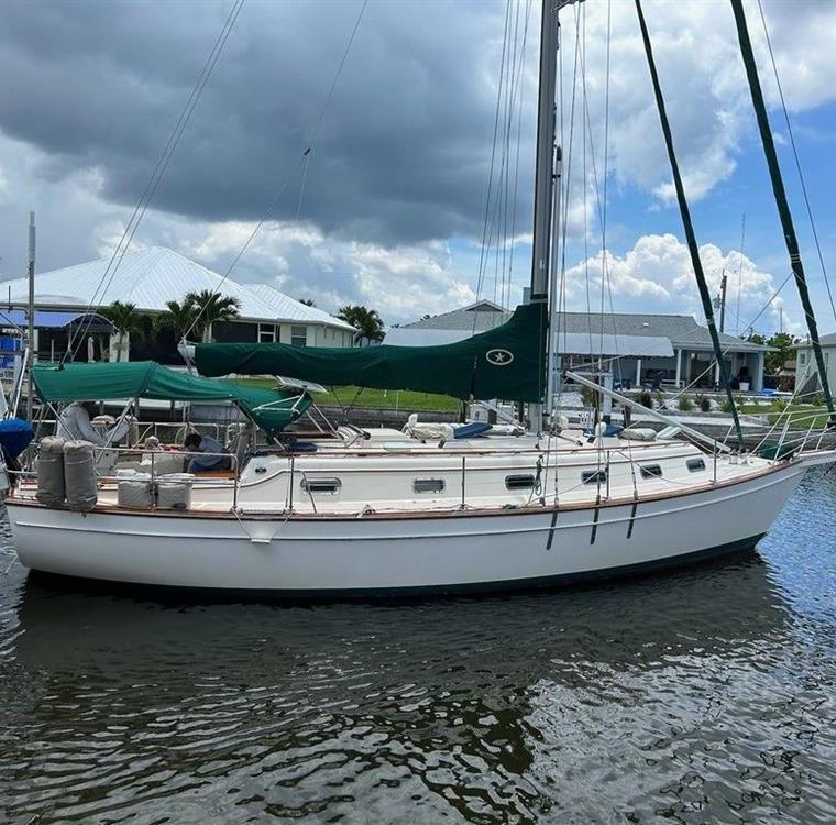 ISLAND PACKET 40