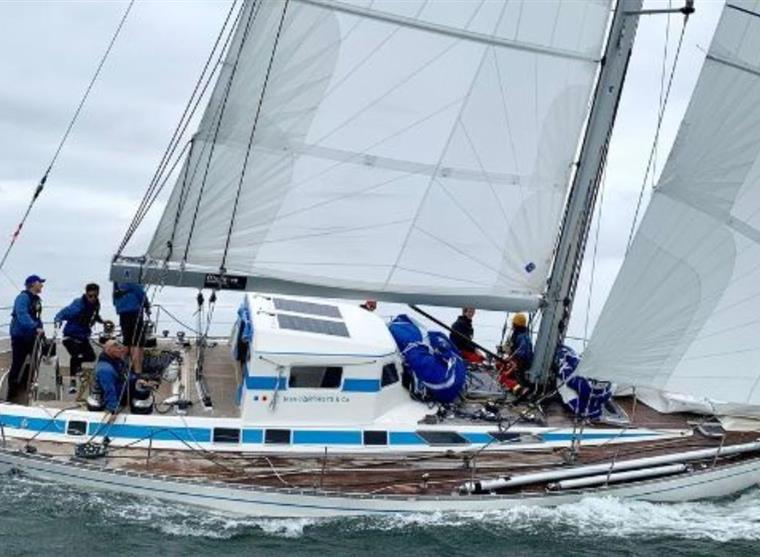 SWAN 53